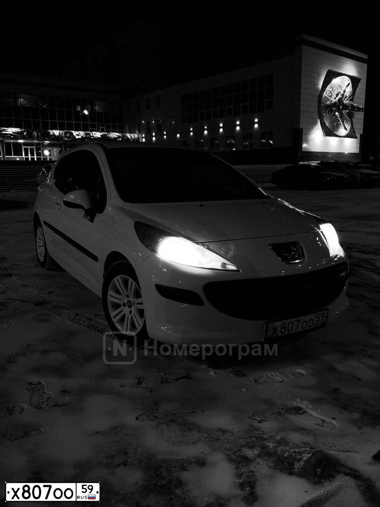 Фото автомобиля PEUGEOT 207, 2008 — госномер Х807ОО59. Цвет: Белый