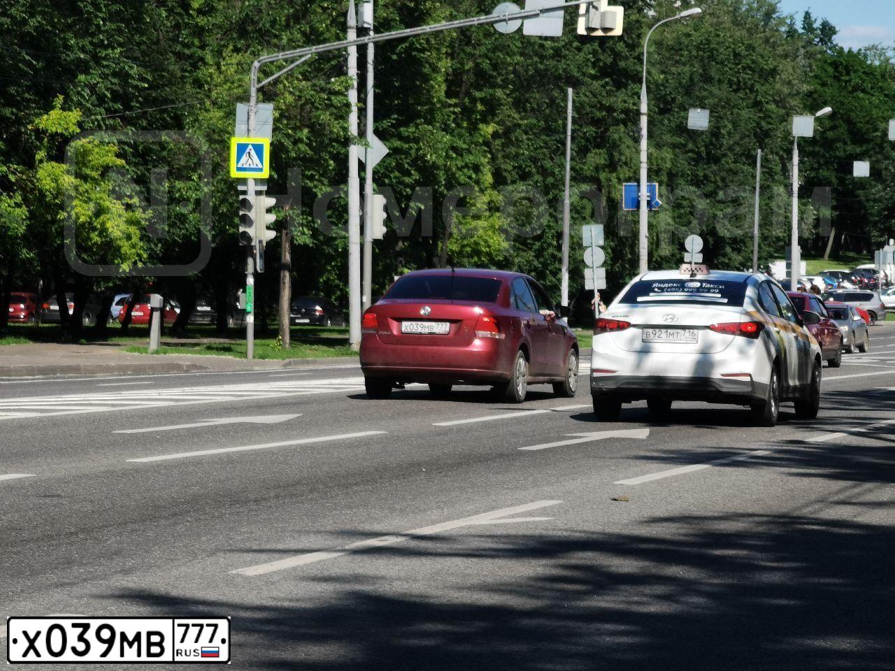 Фото автомобиля VOLKSWAGEN POLO, 2014 — госномер В798КВ136. Цвет: ВИШНЕВО-КРАСНЫЙ