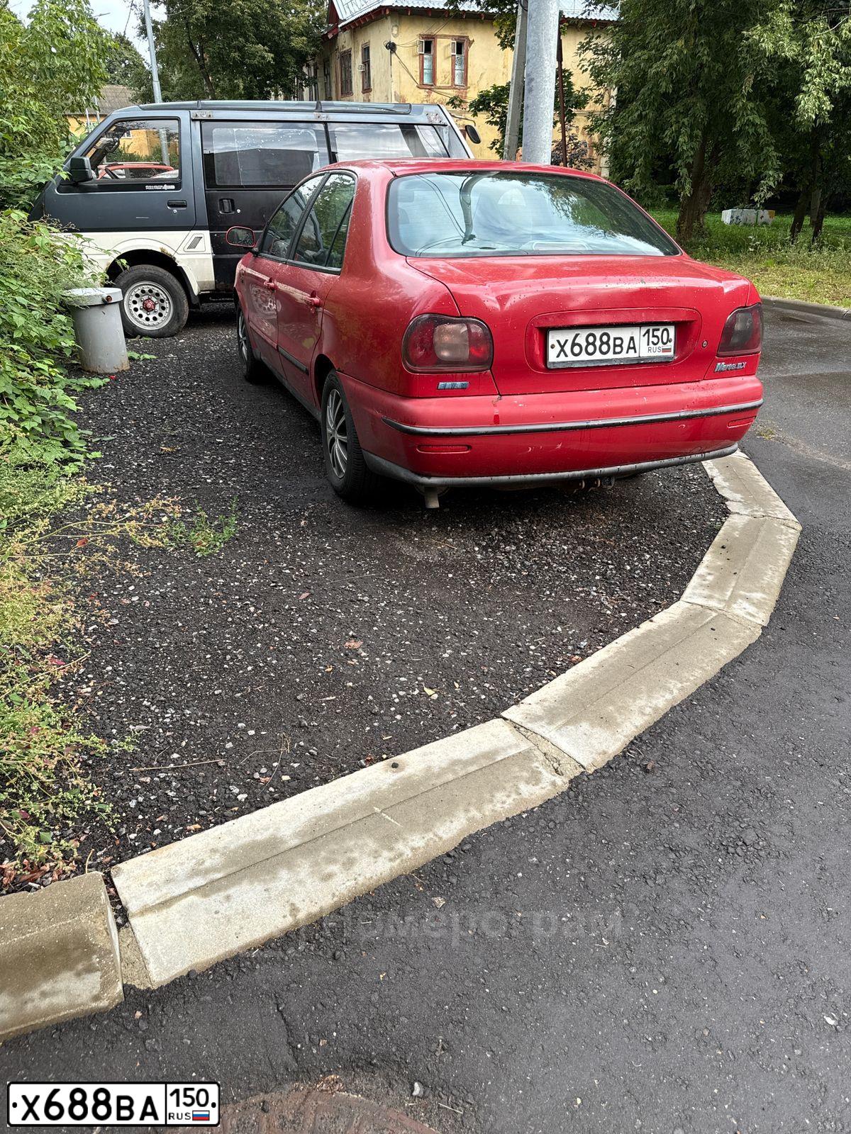 Фото автомобиля FIAT MAREA, 1997 — госномер Х688ВА150. Цвет: КРАСНЫЙ