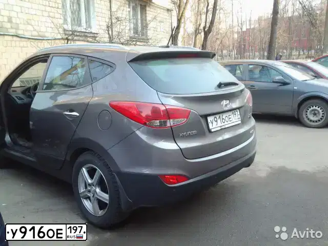 Фото автомобиля HYUNDAI IX35, 2011 — госномер К938ВР126. Цвет: Коричневый