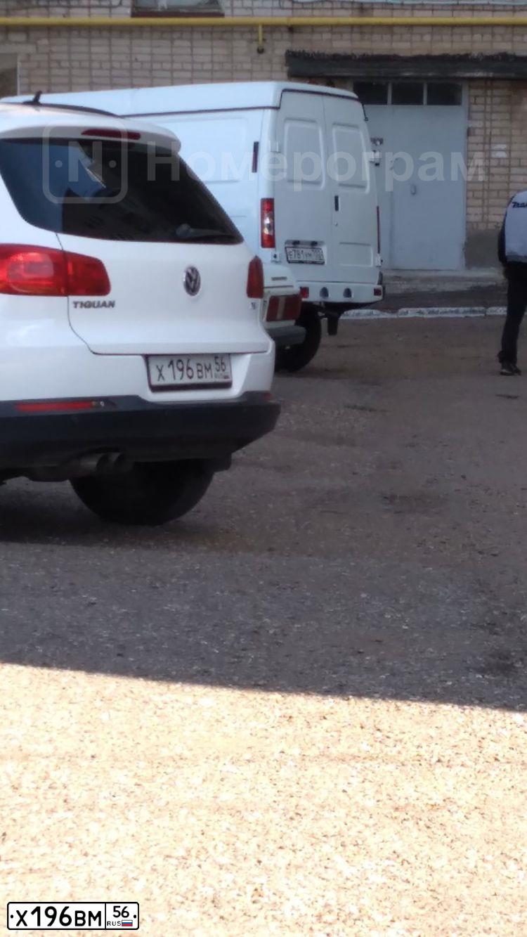Фото автомобиля VOLKSWAGEN TIGUAN, 2012 — госномер Р444АА56. Цвет: БЕЛЫЙ