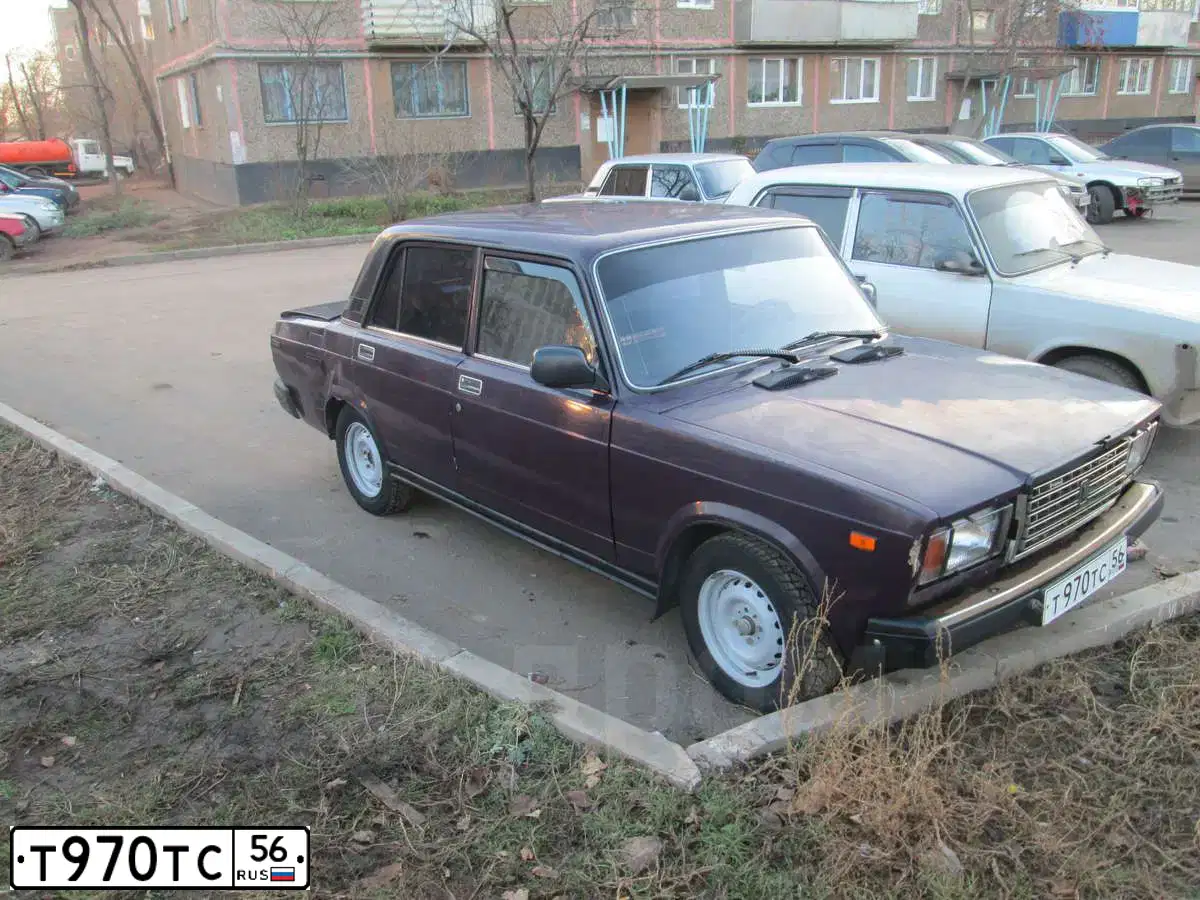 Фото автомобиля LADA 2107, 2004 — госномер Р674УР56. Цвет: ФИОЛЕТОВЫЙ