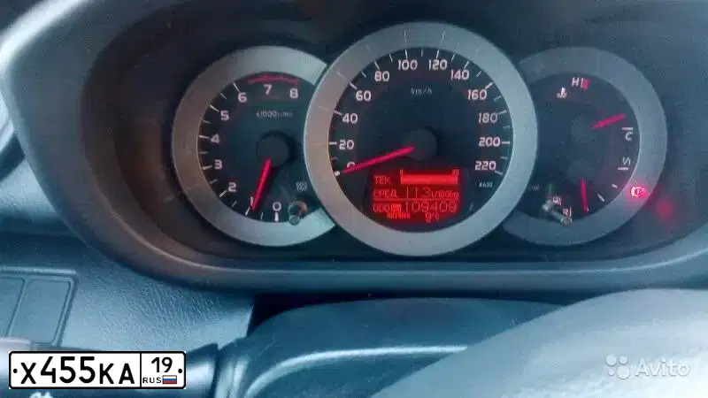 Фото автомобиля TOYOTA RAV4, 2006 — госномер У545ВМ17. Цвет: Серебристый