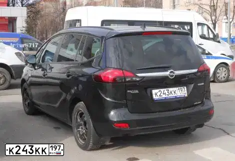 Фото автомобиля OPEL ZAFIRA, 2012 — госномер К010ВК790. Цвет: ЧЕРНЫЙ