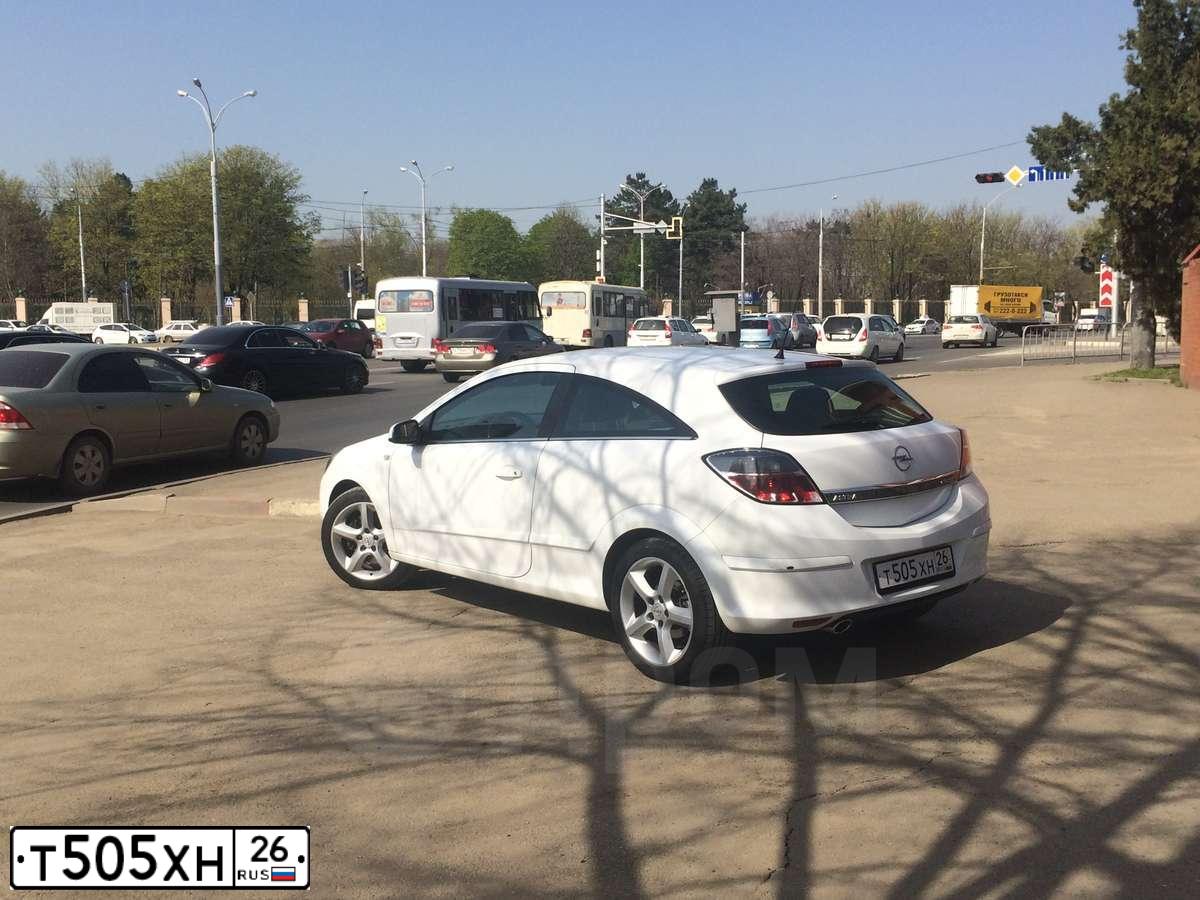 Фото автомобиля OPEL ASTRA, 2008 — госномер Р651ВР180. Цвет: Белый