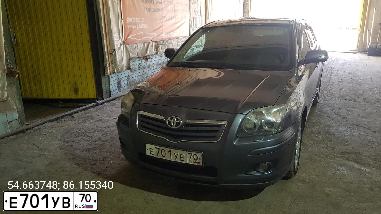 Фото автомобиля TOYOTA AVENSIS, 2008 — госномер Н142НО142. Цвет: Серый