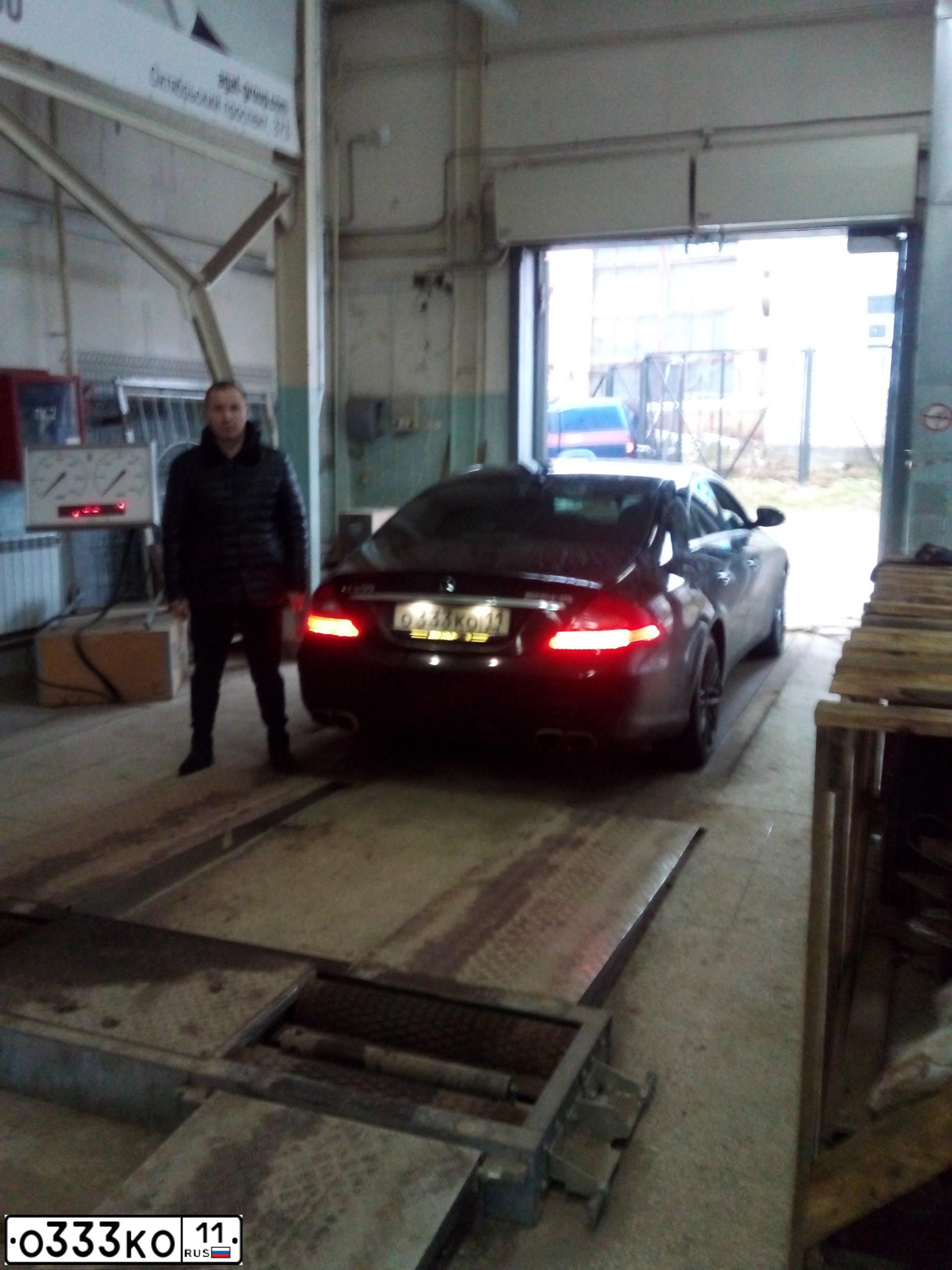 Фото автомобиля MERCEDES CLS-KLASSE, 2005 — госномер А001РС97. Цвет: ЧЕРНЫЙ