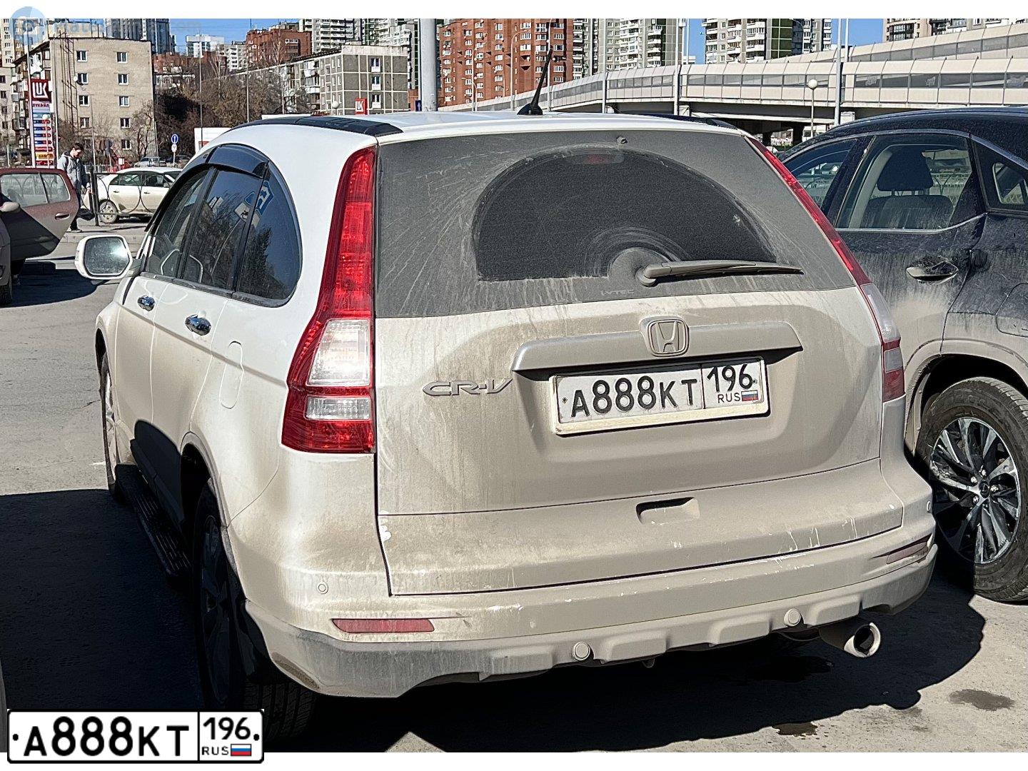 Фото автомобиля HONDA CR-V, 2012 — госномер У176АО96. Цвет: Белый