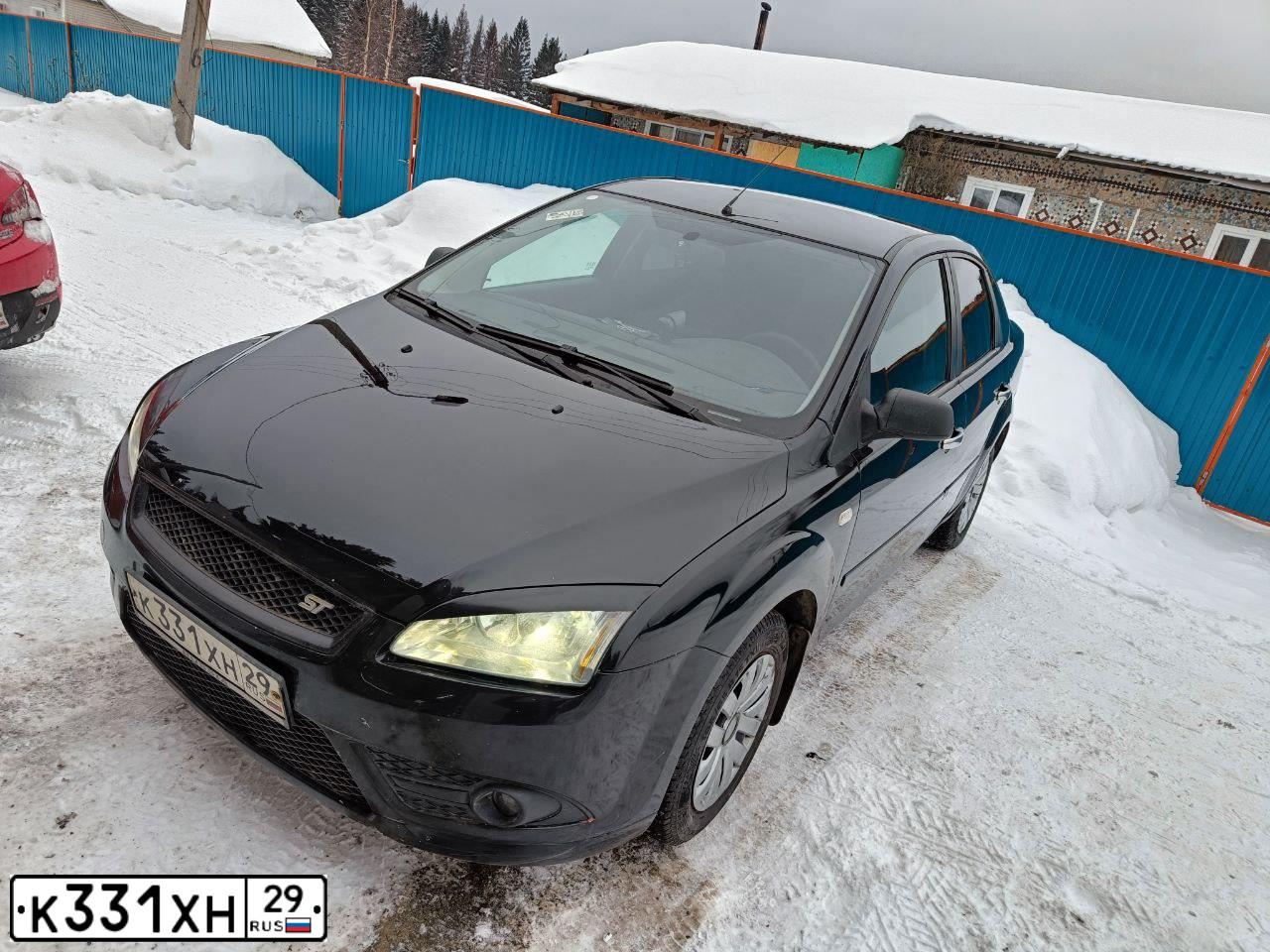Фото автомобиля FORD FOCUS, 2005 — госномер К331ХН29. Цвет: ЧЕРНЫЙ