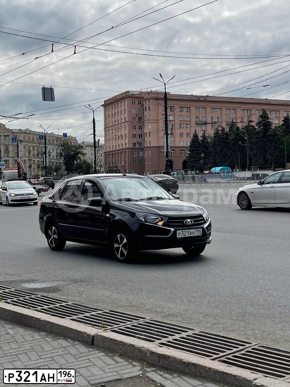 Фото автомобиля LADA GRANTA, 2021 — госномер Х894ЕХ774. Цвет: ЧЕРНЫЙ