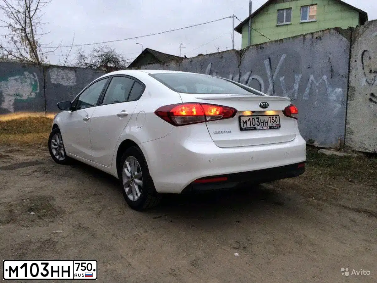 Фото автомобиля KIA CERATO, 2017 — госномер М124ВМ62. Цвет: Белый