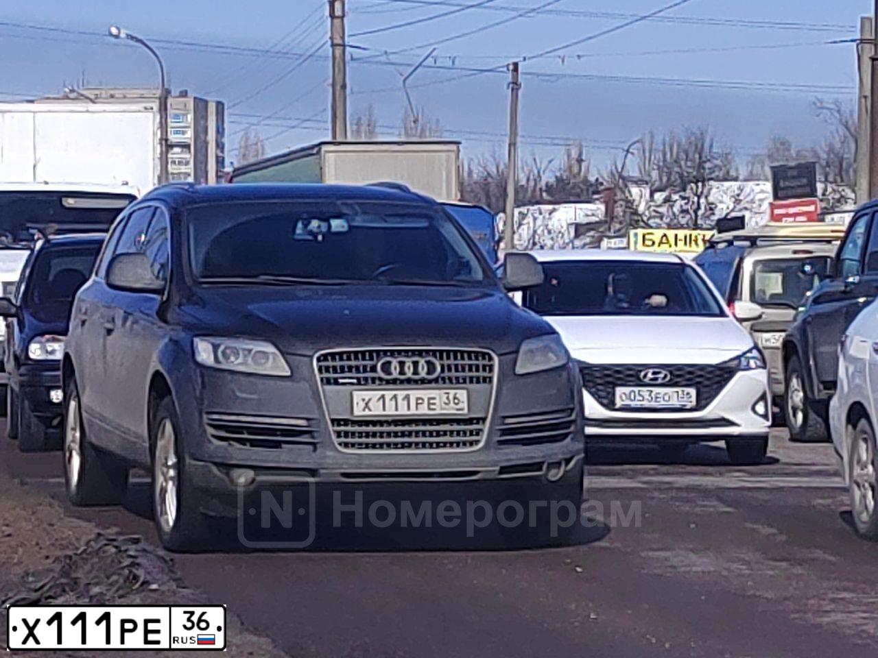 Фото автомобиля FORD FOCUS, 2011 — госномер О320КВ136. Цвет: СЕРЕБРИСТЫЙ