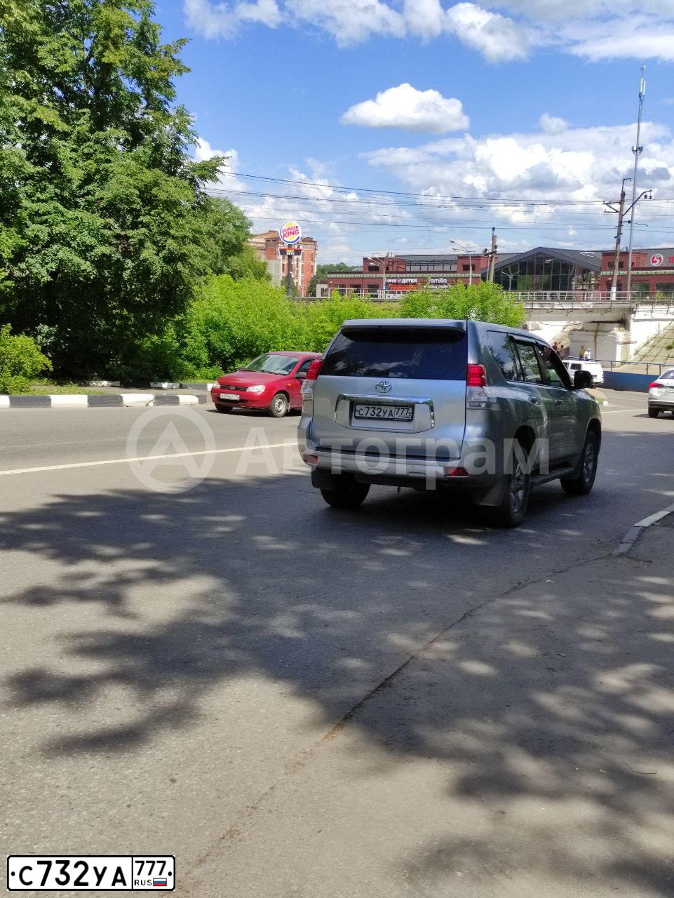 Фото автомобиля TOYOTA LANDCRUISER, 2011 — госномер С732УА777. Цвет: СЕРЕБРИСТЫЙ