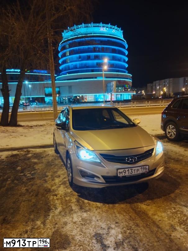 Фото автомобиля HYUNDAI SOLARIS, 2016 — госномер М913ТР196. Цвет: СВЕТЛО СЕРЫЙ