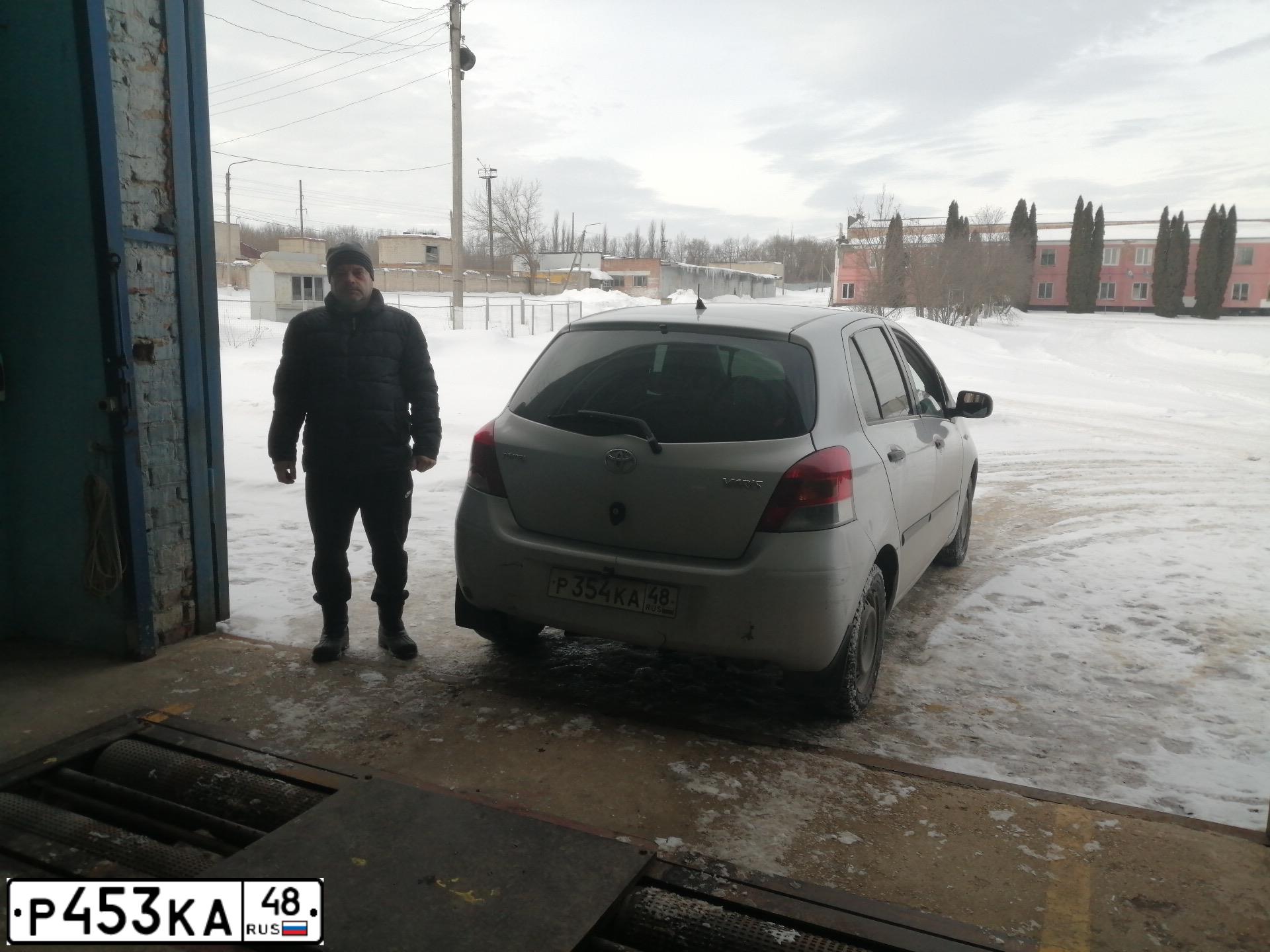 Фото автомобиля TOYOTA YARIS, 2009 — госномер Х154ХЕ31