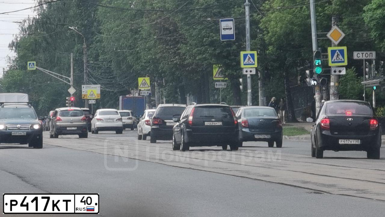 Фото автомобиля LADA 2190 GRANTA, 2013 — госномер Р417КТ40. Цвет: ЧЕРНЫЙ