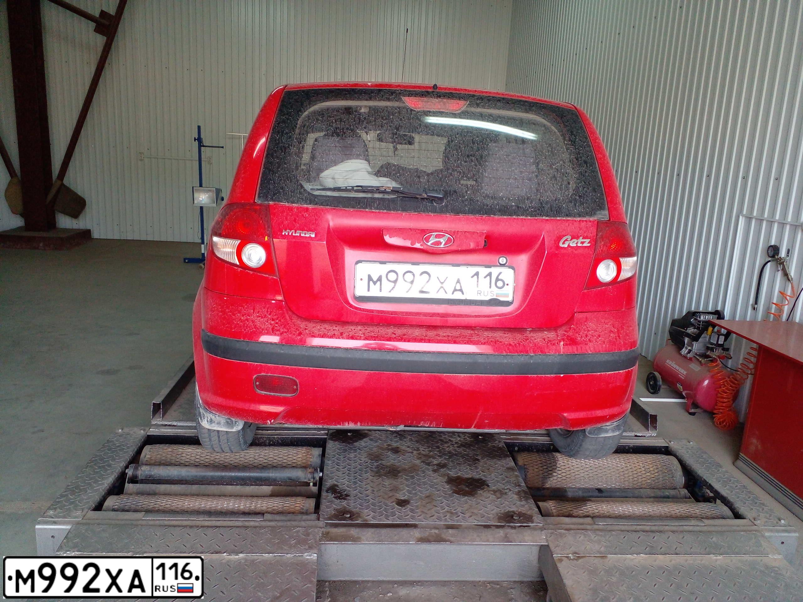 Фото автомобиля HYUNDAI GETZ, 2005 — госномер М992ХА116. Цвет: ЯРКО-КРАСНЫЙ