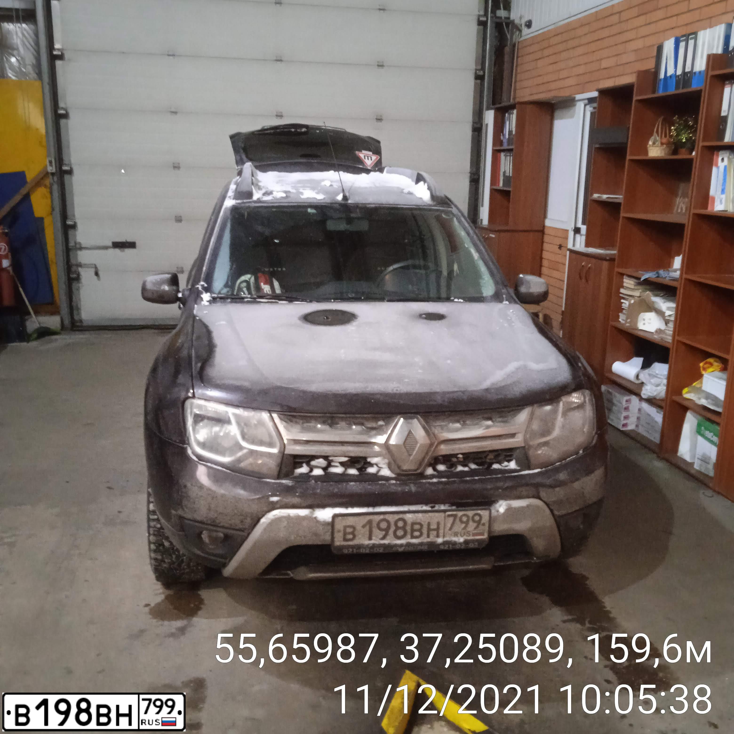 Фото автомобиля RENAULT DUSTER, 2017 — госномер В198ВН799. Цвет: ТЕМНО-КОРИЧНЕВЫЙ
