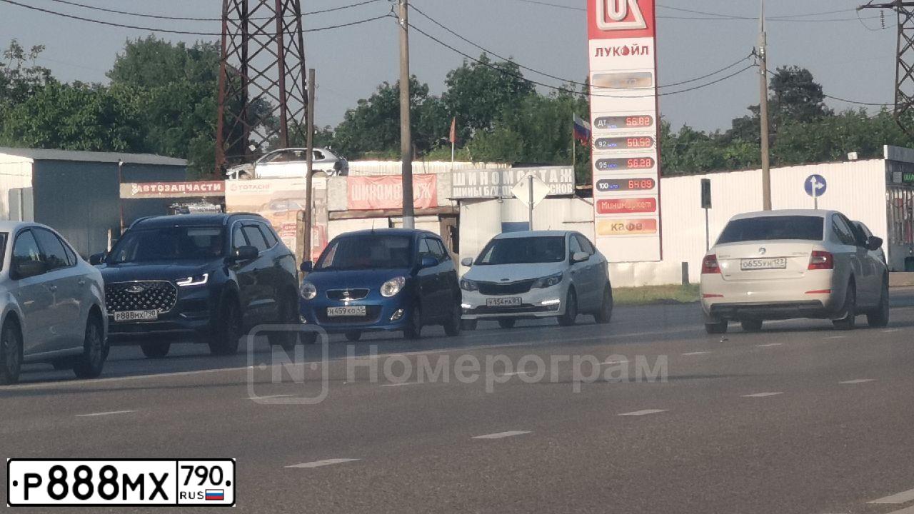 Фото автомобиля CHERY TIGGO8 PRO MAX, 2022 — госномер Р888МХ790. Цвет: СЕРЫЙ