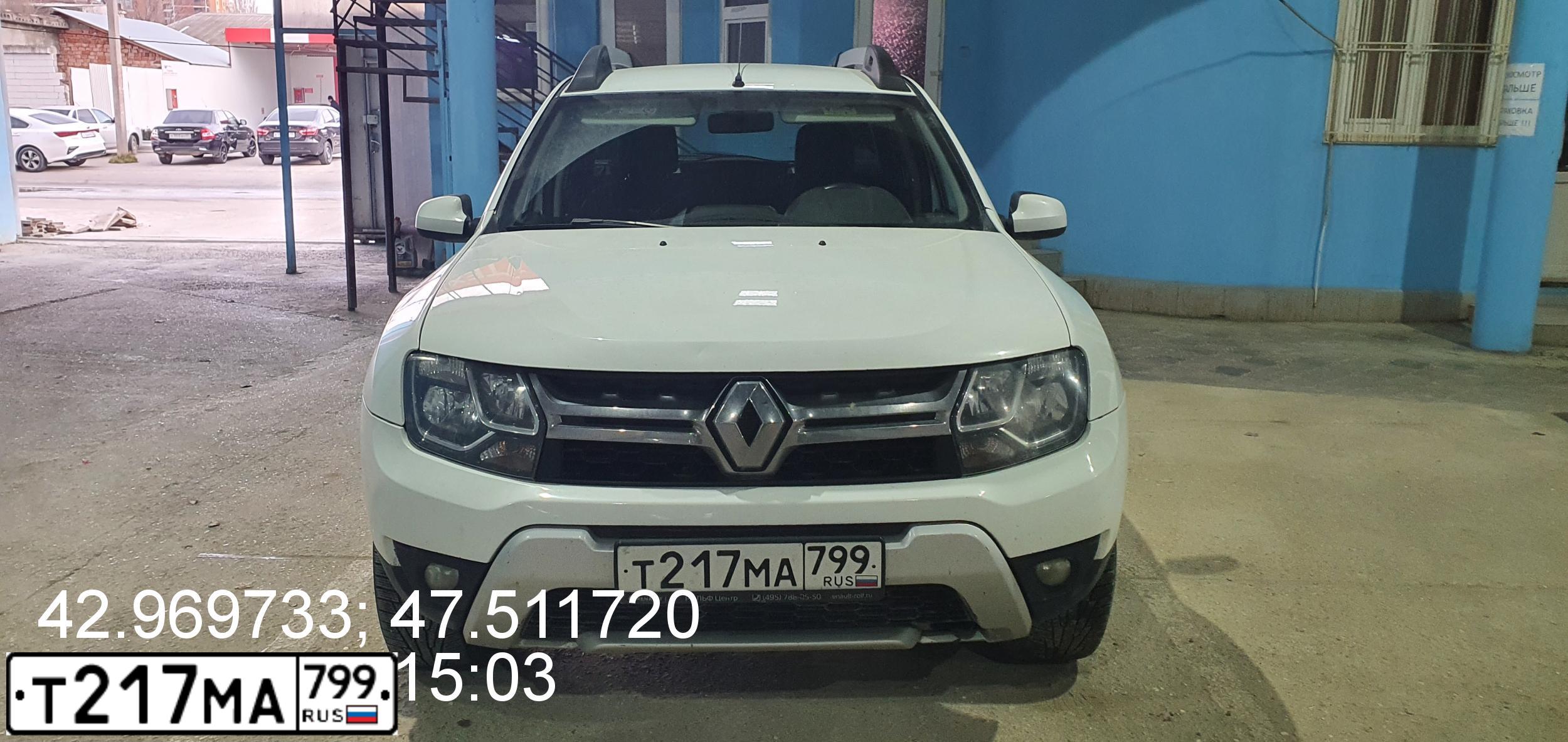 Фото автомобиля RENAULT DUSTER, 2018 — госномер В282ЕР06. Цвет: Белый