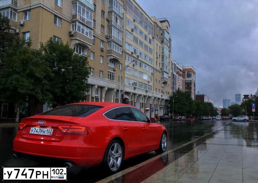 Фото автомобиля AUDI A5, 2009. Цвет: Красный