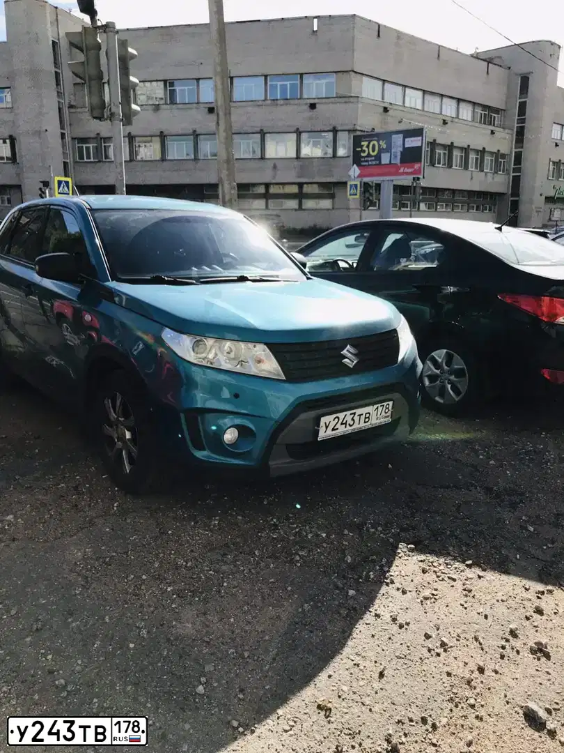 Фото автомобиля SUZUKI /GRAND/ VITARA, 2016 — госномер У243ТВ178. Цвет: ГОЛУБОЙ