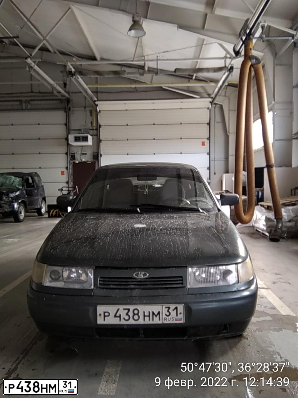 Фото автомобиля LADA 2112, 2006 — госномер Р438НМ31. Цвет: СЕРО-СИНЕ-ЗЕЛЕНЫЙ