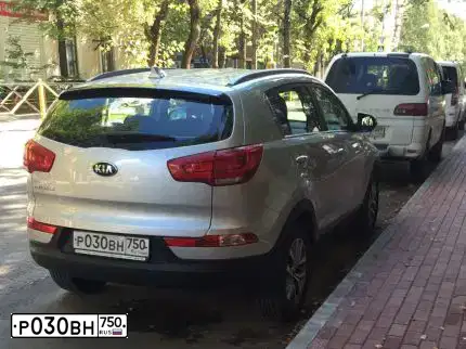 Фото автомобиля KIA SPORTAGE, 2014 — госномер Р030ВН750. Цвет: ПЕРЛОМУТРОВО-СЕРЫЙ