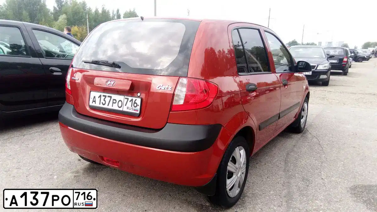 Фото автомобиля HYUNDAI GETZ, 2008 — госномер А137РО716. Цвет: Красный