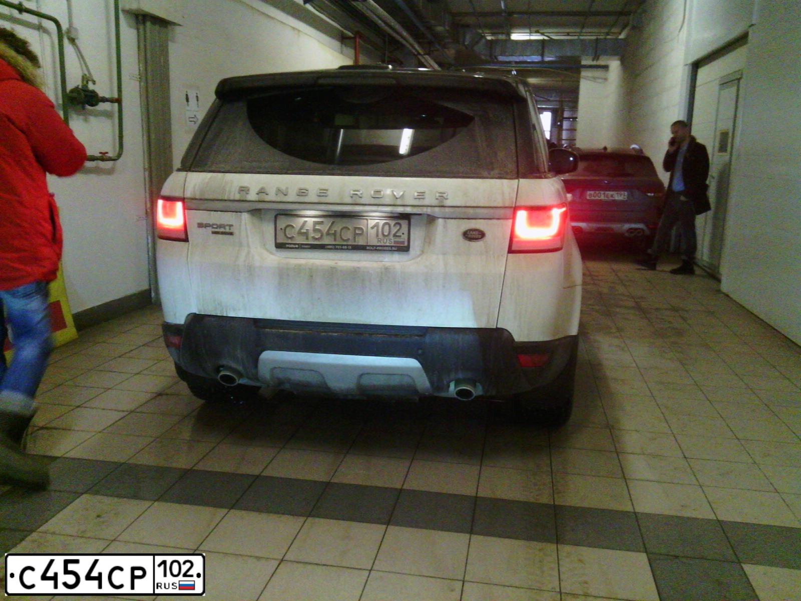 Фото автомобиля LAND ROVER RANGE ROVER SPORT, 2015 — госномер Т547СЕ797. Цвет: ЯРКО-БЕЛЫЙ