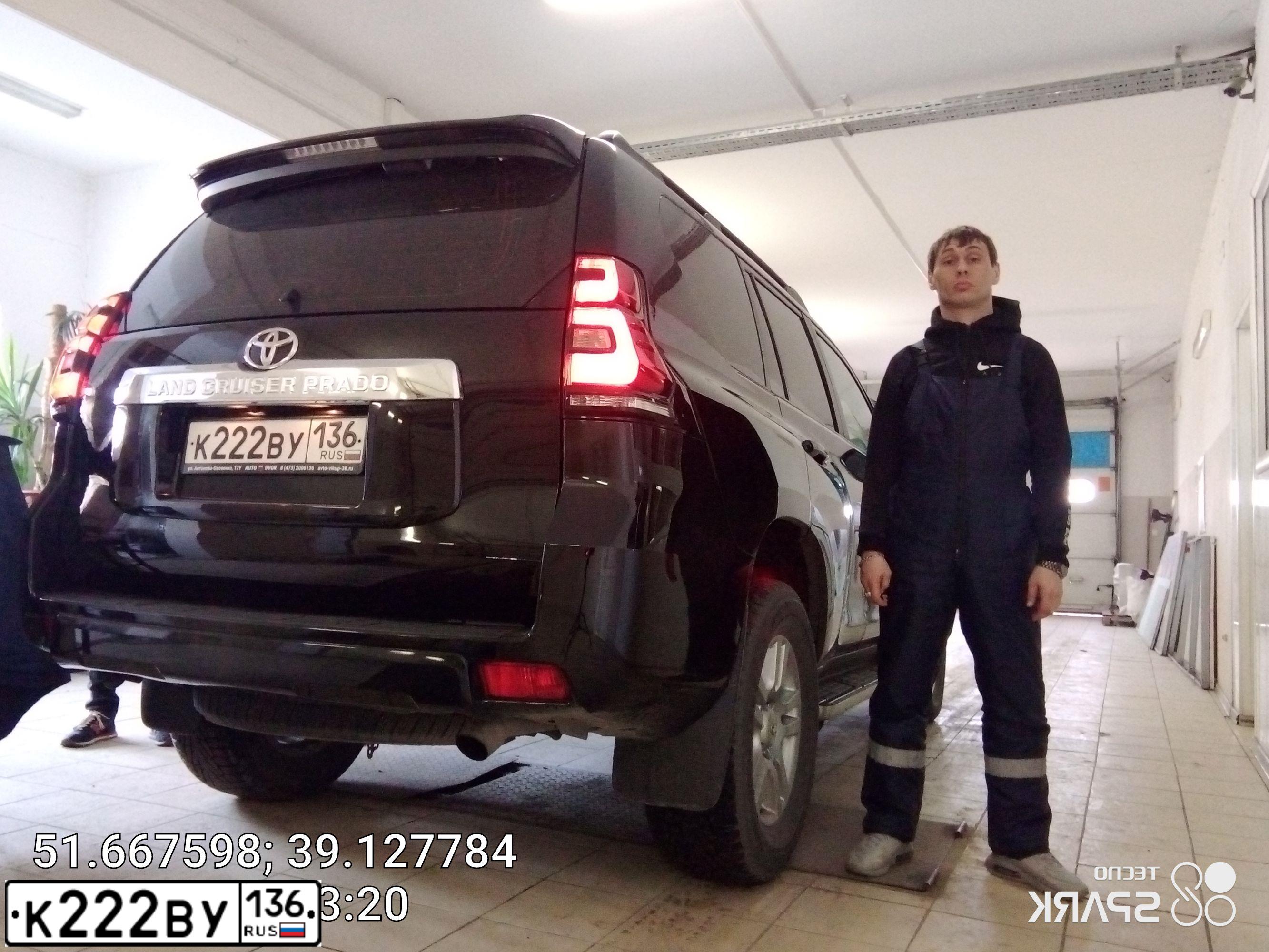 Фото автомобиля TOYOTA LANDCRUISER, 2012 — госномер М141УТ36. Цвет: ЧЕРНЫЙ