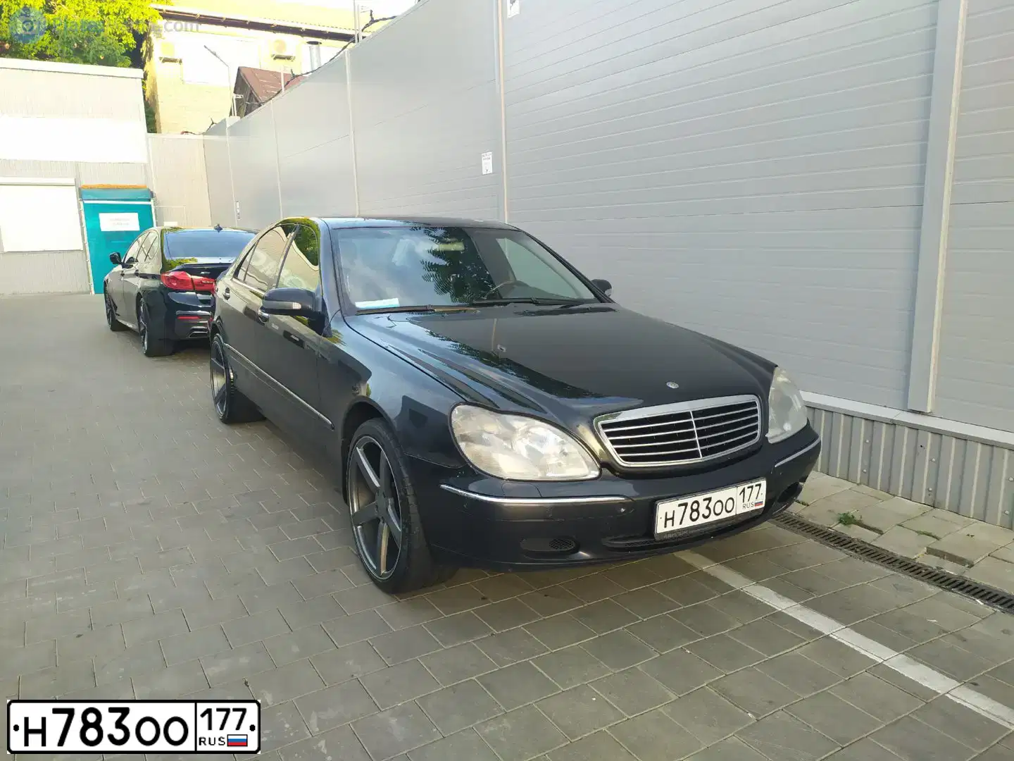 Фото автомобиля MERCEDES S-KLASSE, 2000 — госномер Н783ОО177. Цвет: ЧЕРНЫЙ