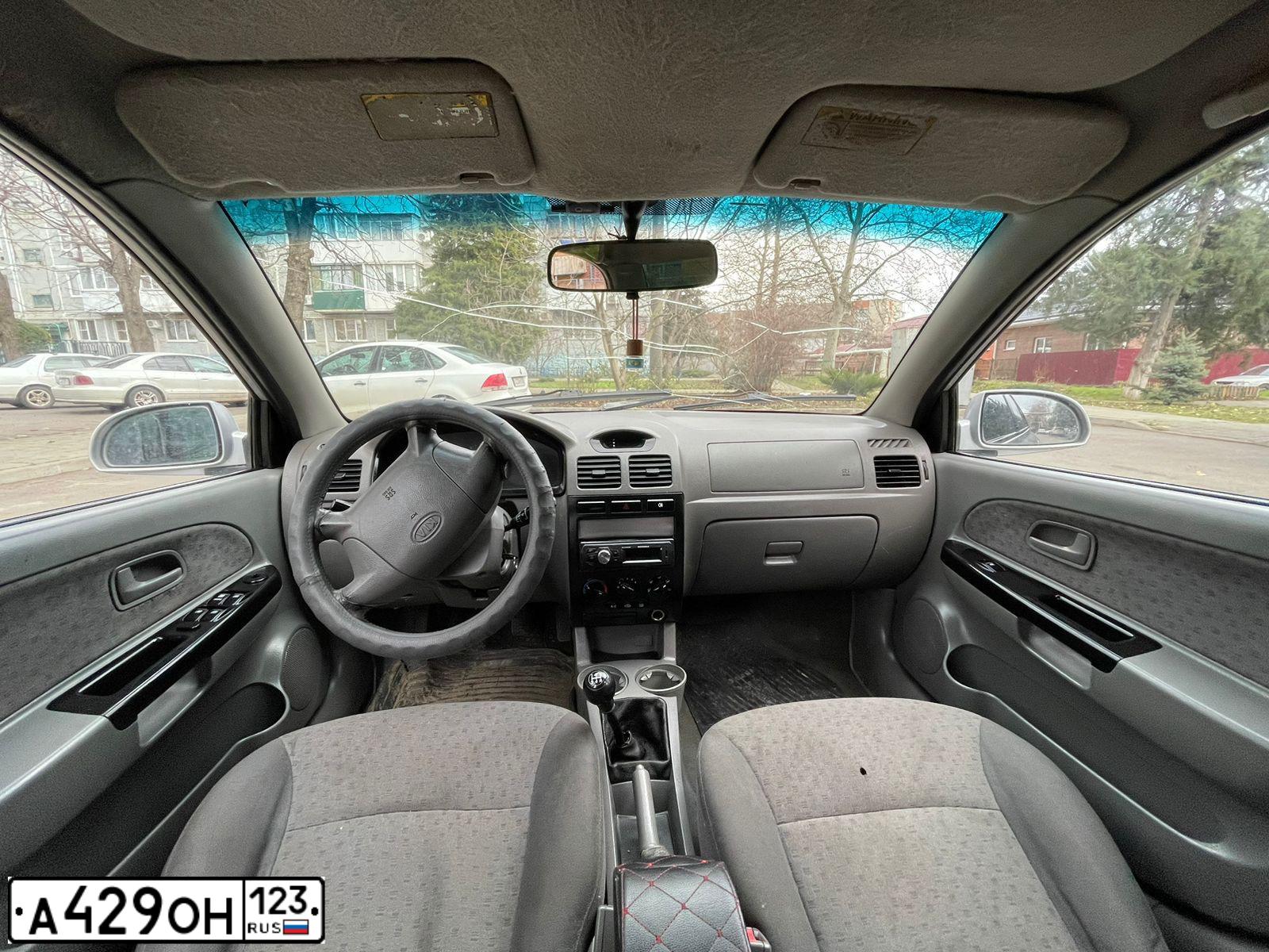 Фото автомобиля KIA RIO, 2005 — госномер А429ОН123. Цвет: СЕРЕБРИСТЫЙ