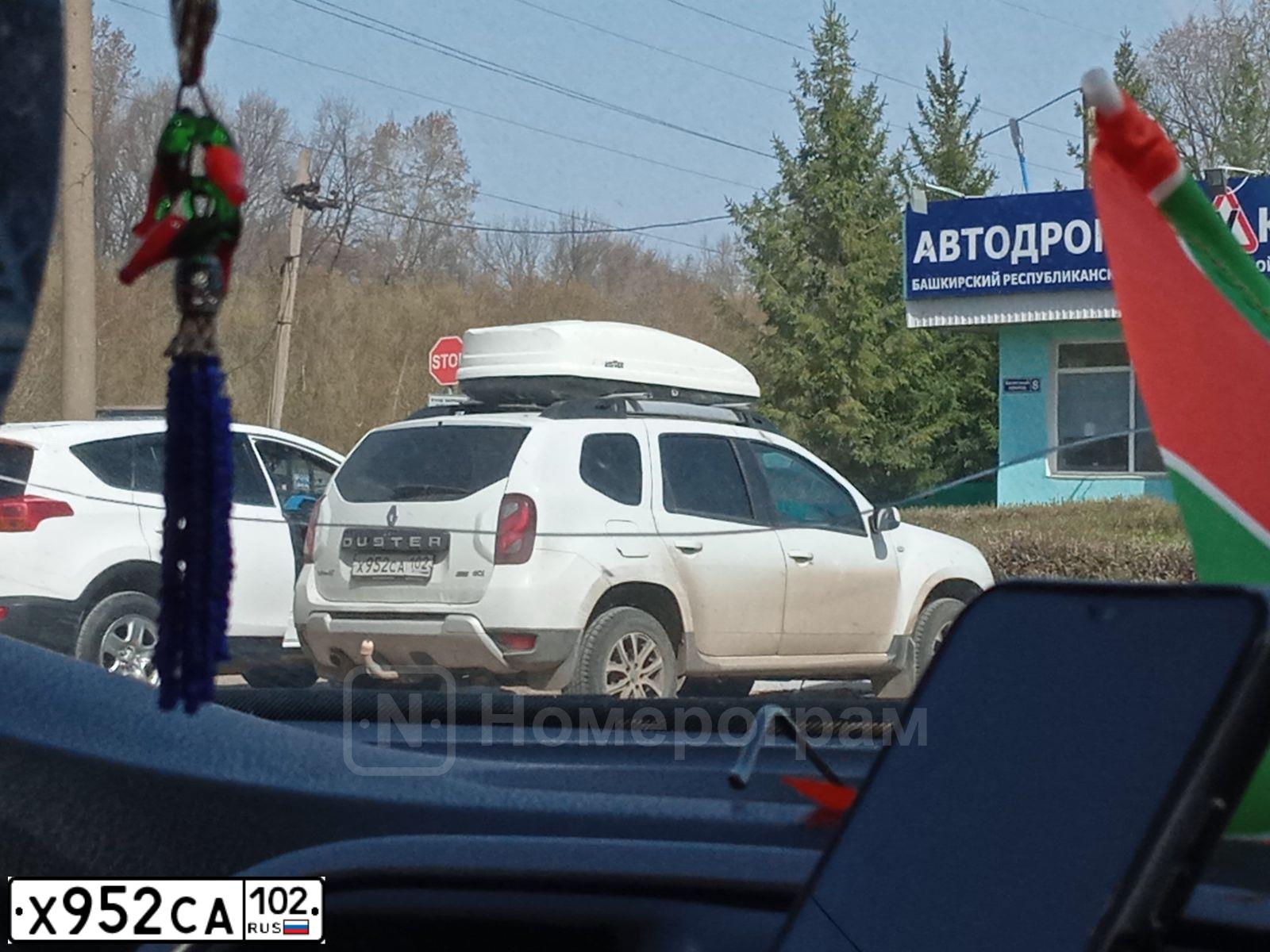 Фото автомобиля RENAULT DUSTER, 2019 — госномер Х952СА102. Цвет: БЕЛЫЙ