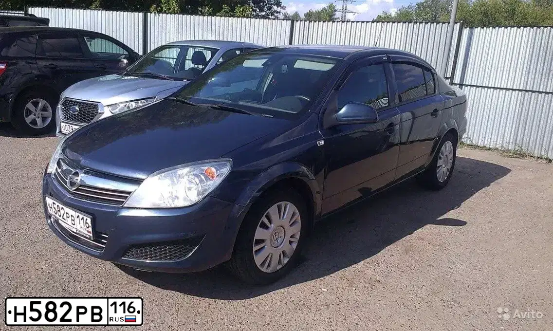 Фото автомобиля OPEL ASTRA, 2011 — госномер Р255ТО123. Цвет: СИНИЙ