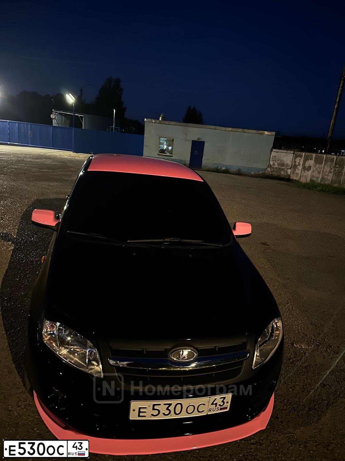Фото автомобиля LADA 2190 GRANTA, 2013 — госномер Е530ОС43. Цвет: Сине-Черный