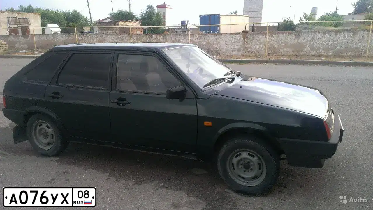 Фото автомобиля LADA 2109 SAMARA, 2002 — госномер Е130ТР08. Цвет: Темно-зеленый