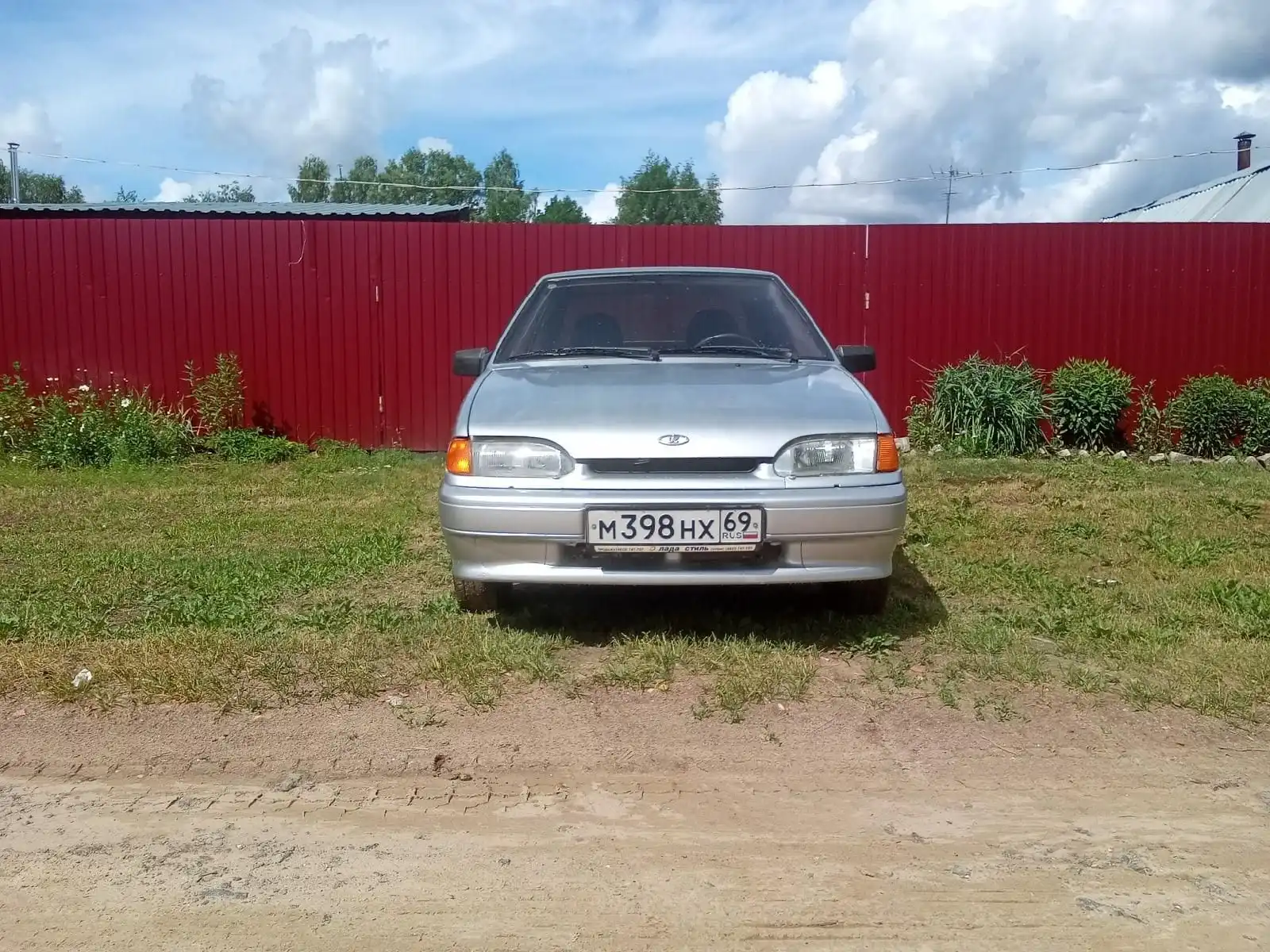 Фото автомобиля LADA 2115 SAMARA, 2008 — госномер Е099УМ69. Цвет: Светло-Серебристый металлик