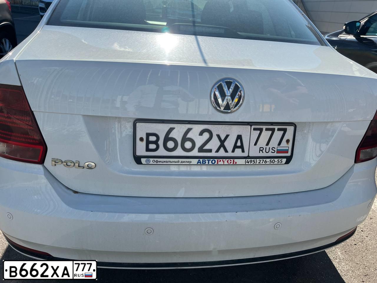 Фото автомобиля VOLKSWAGEN POLO, 2017 — госномер В662ХА777. Цвет: БЕЛЫЙ