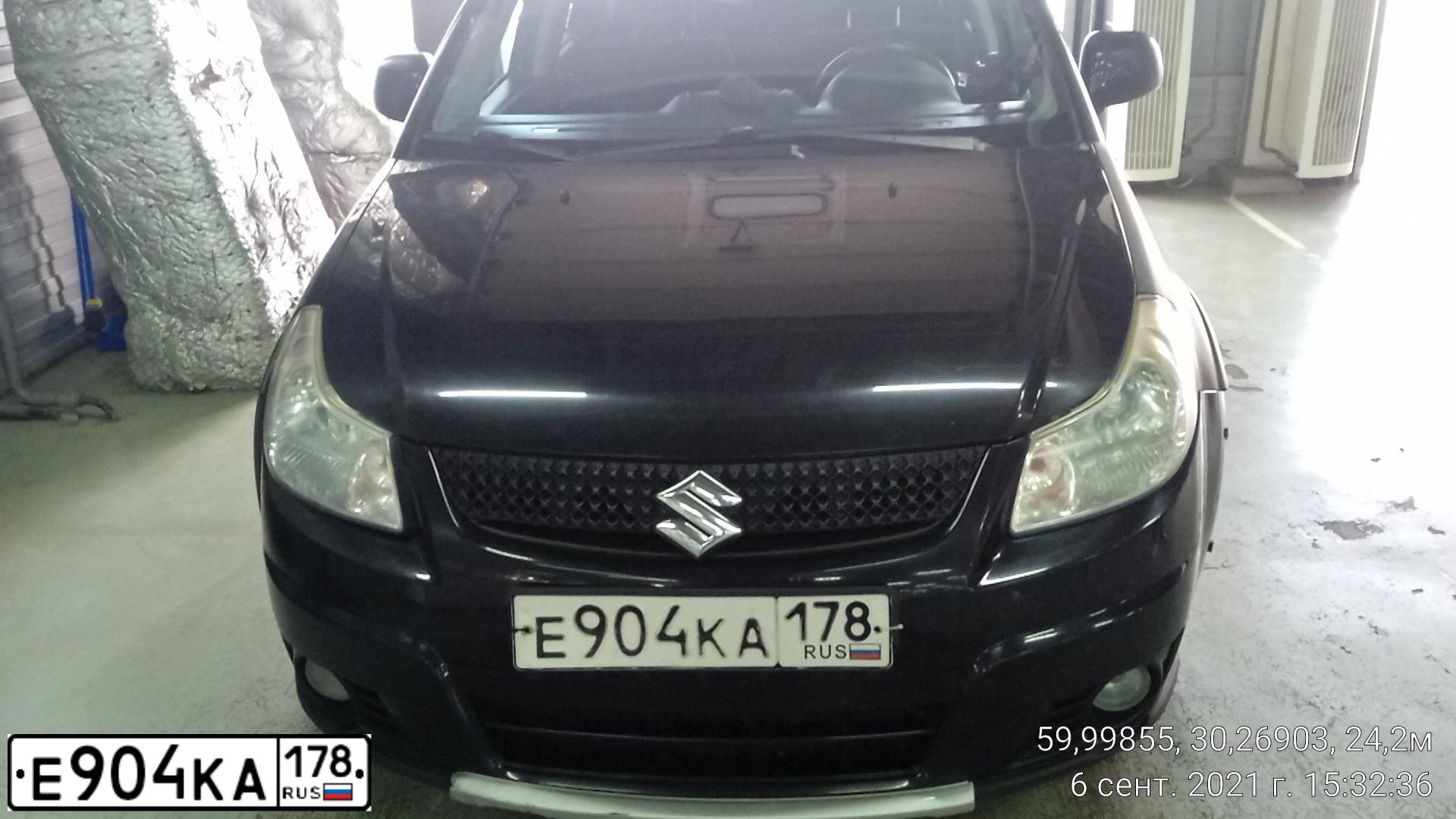 Фото автомобиля SUZUKI SX 4, 2010 — госномер Е904КА178. Цвет: ЧЕРНЫЙ