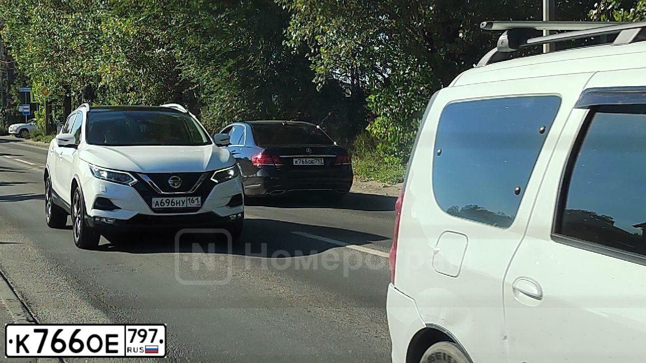 Фото автомобиля MERCEDES E-KLASSE, 2014 — госномер Т599ОВ797. Цвет: ЧЕРНЫЙ