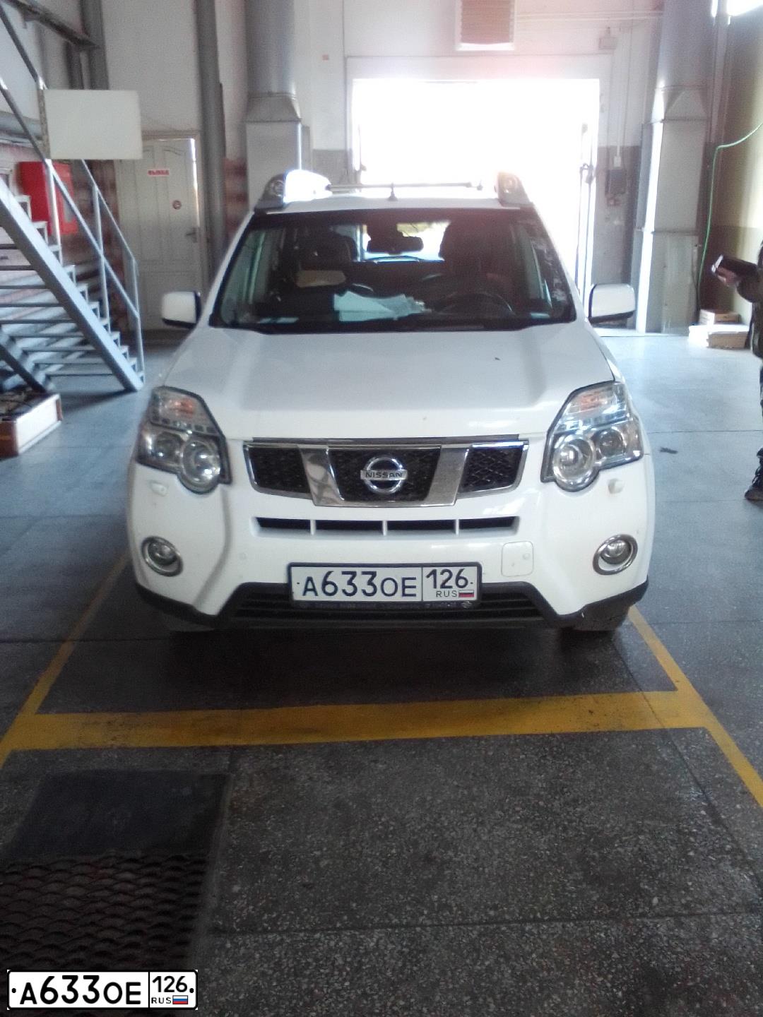 Фото автомобиля NISSAN NOTE, 2013 — госномер М347ХР77. Цвет: КОРИЧНЕВЫЙ СВЕТЛЫЙ