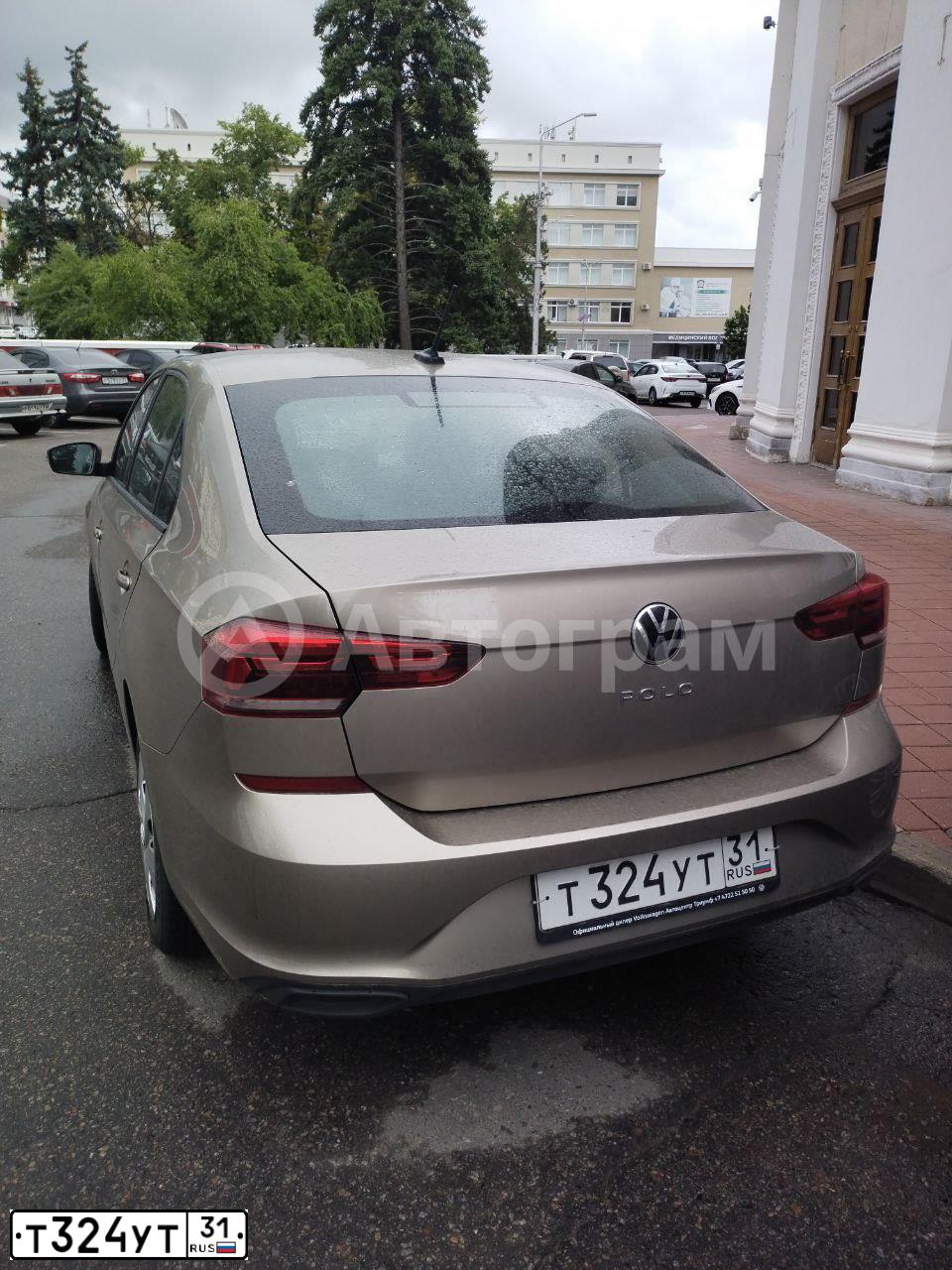 Фото автомобиля VOLKSWAGEN POLO, 2020 — госномер Т324УТ31. Цвет: Коричневый