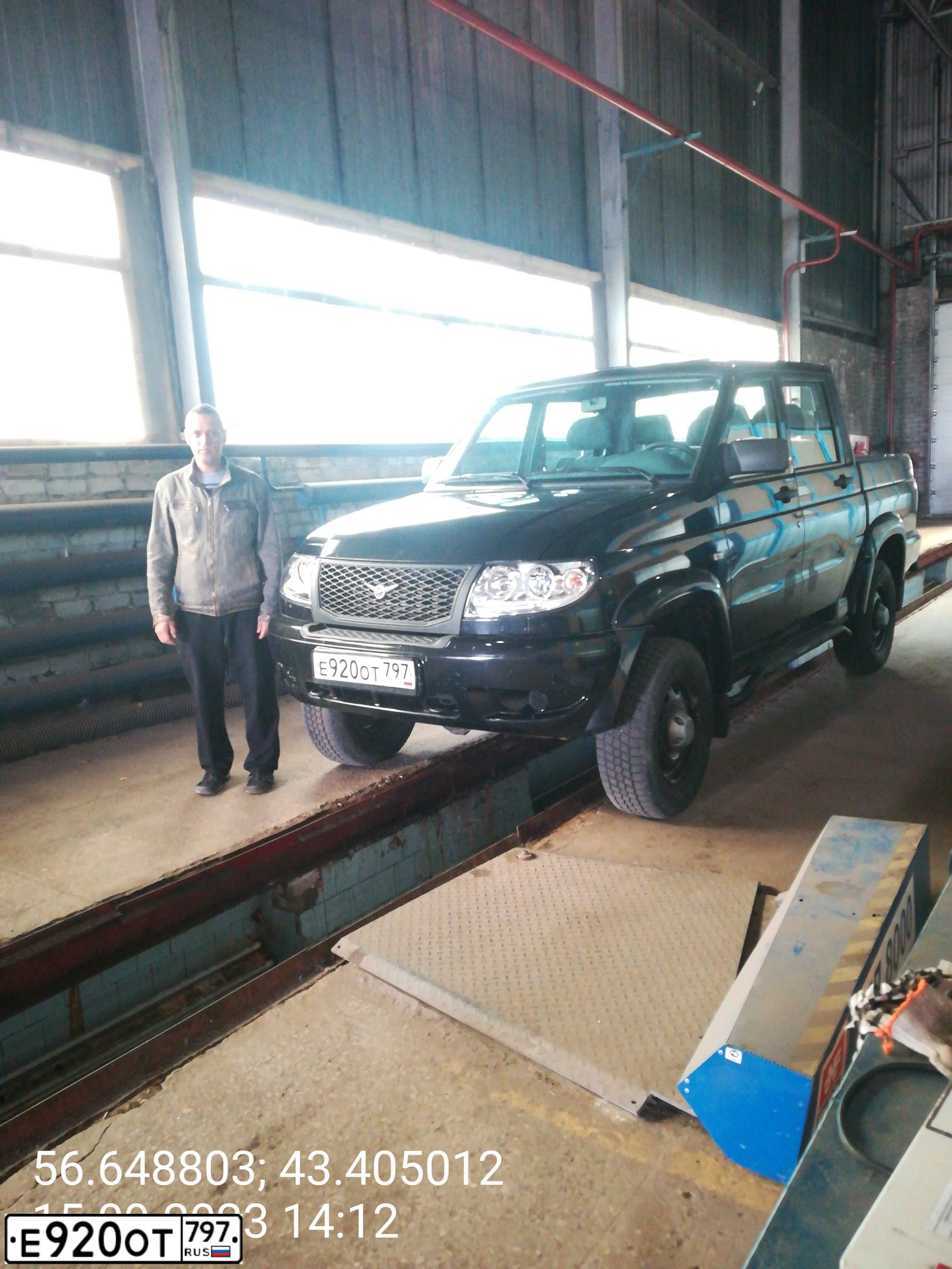 Фото автомобиля UAZ 2363 PICKUP, 2012 — госномер Н332НТ14. Цвет: ЧЕРНЫЙ
