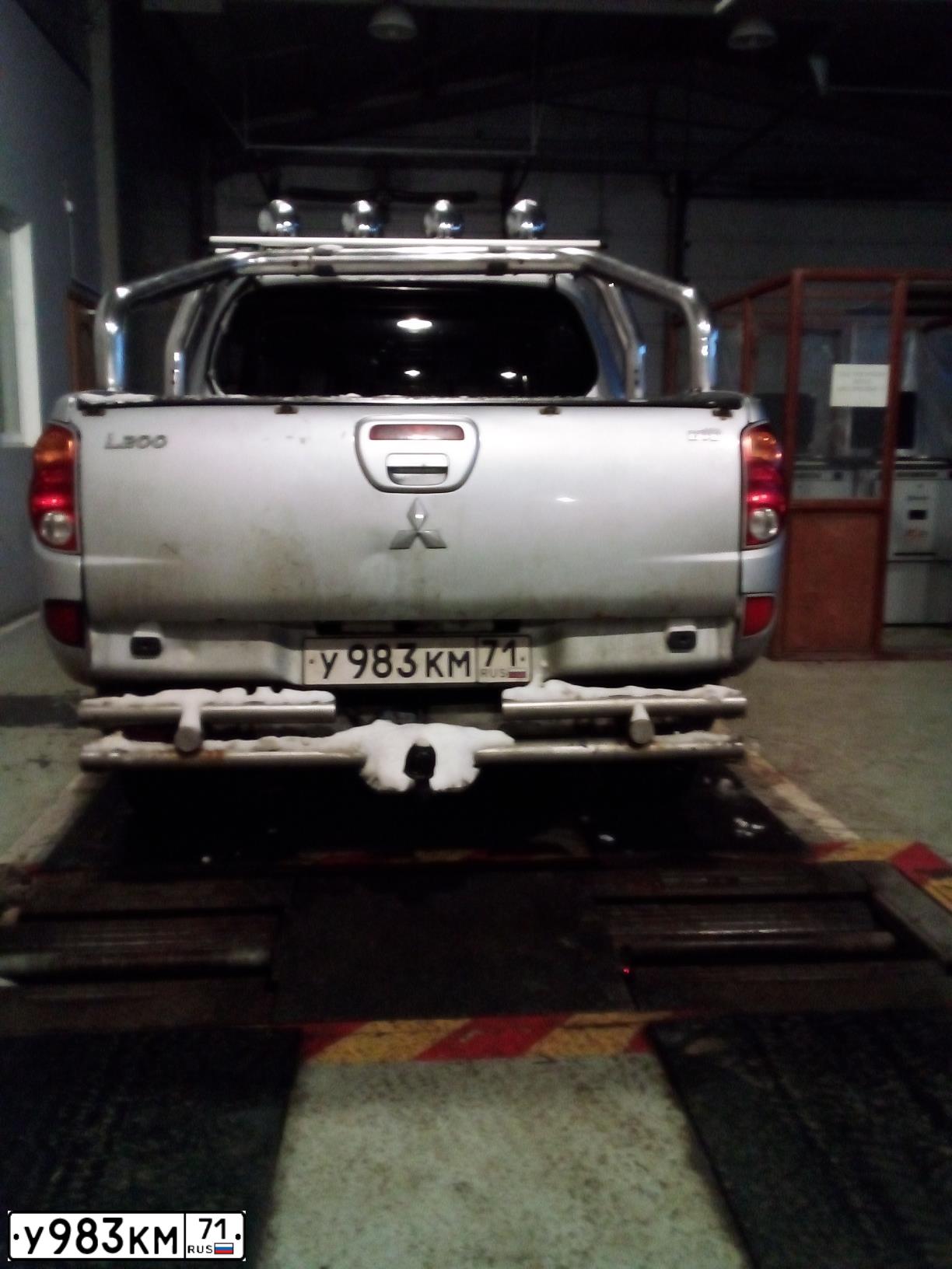 Фото автомобиля MITSUBISHI L 200, 2008 — госномер К444ВР71. Цвет: Серебристый