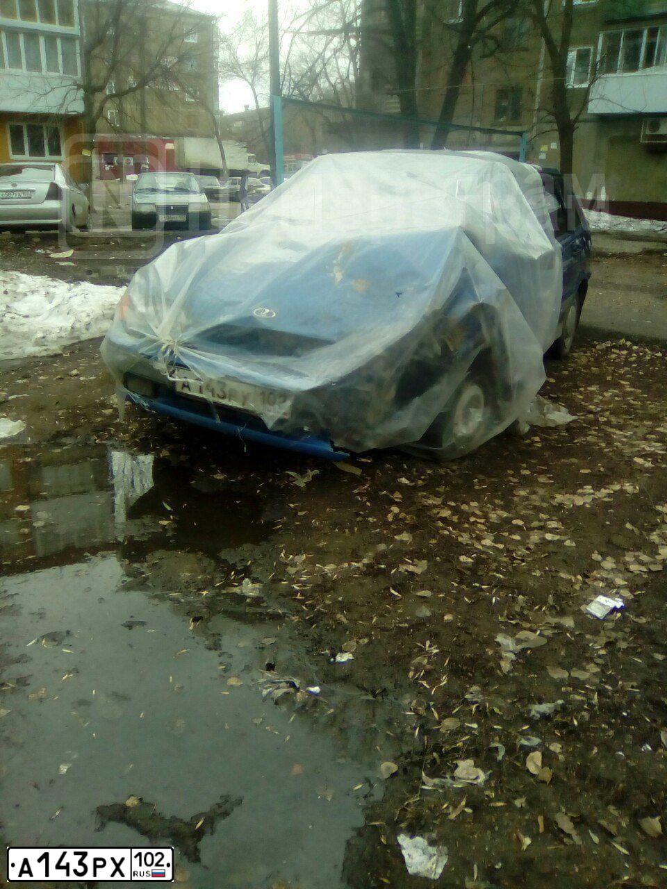 Фото автомобиля RENAULT LOGAN, 2007 — госномер Е092ЕЕ174. Цвет: СЕРЫЙ