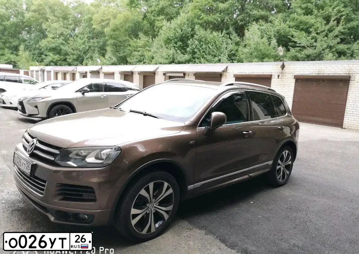 Фото автомобиля MERCEDES GLE-KLASSE, 2017 — госномер О026УТ26. Цвет: БЕЛЫЙ