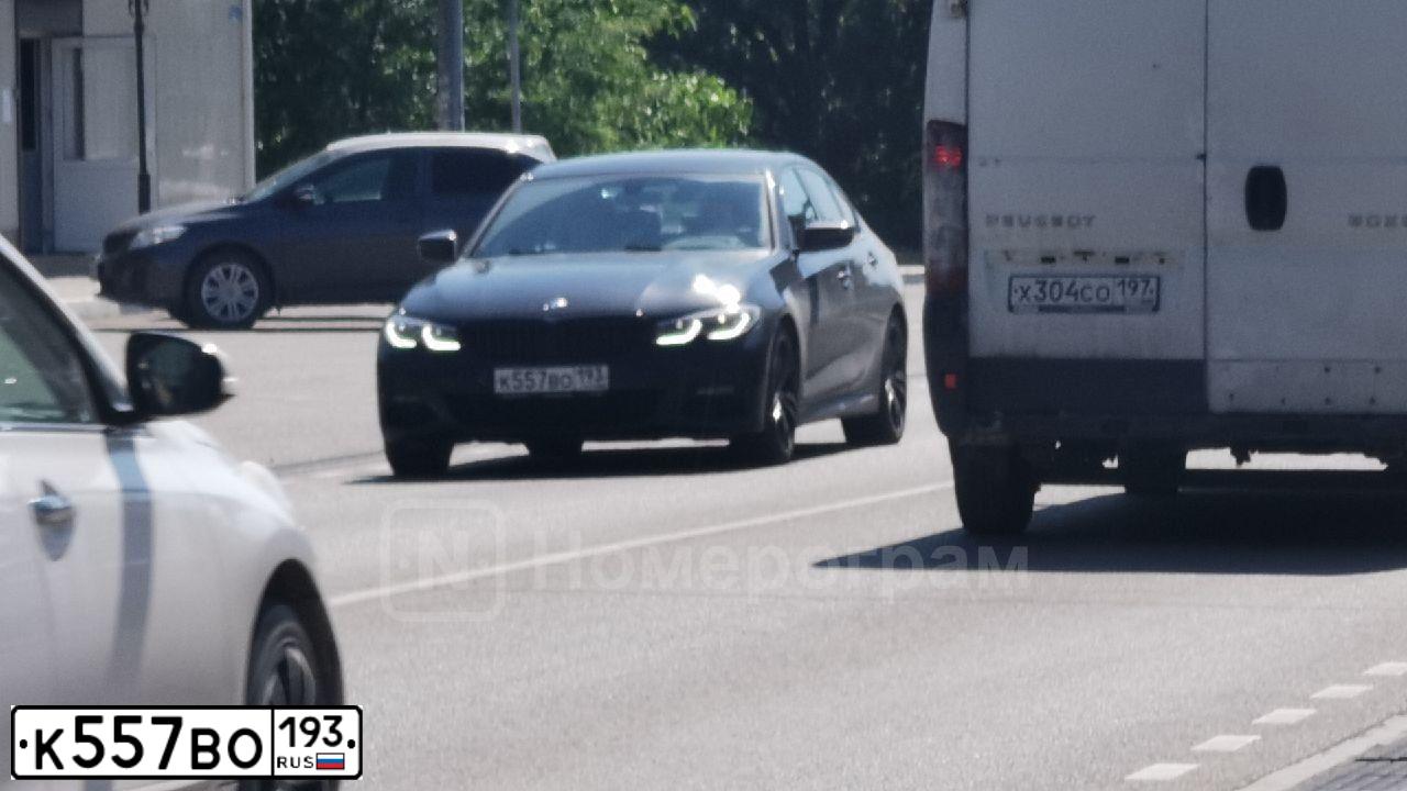 Фото автомобиля BMW 320D, 2021 — госномер В042СН57. Цвет: ЧЕРНЫЙ
