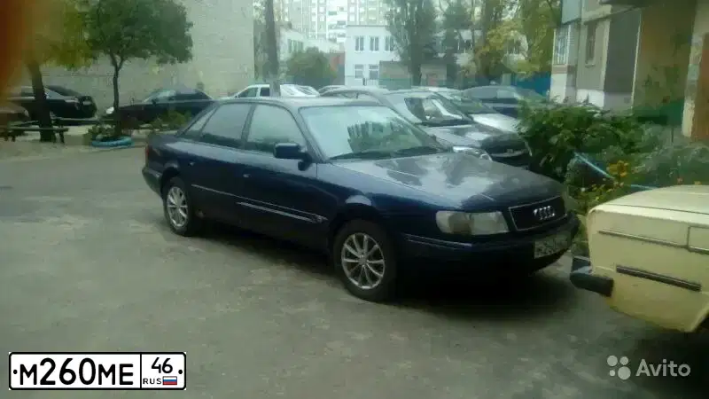 Фото автомобиля AUDI 100, 1992 — госномер Р160ОХ46. Цвет: Темно-синий