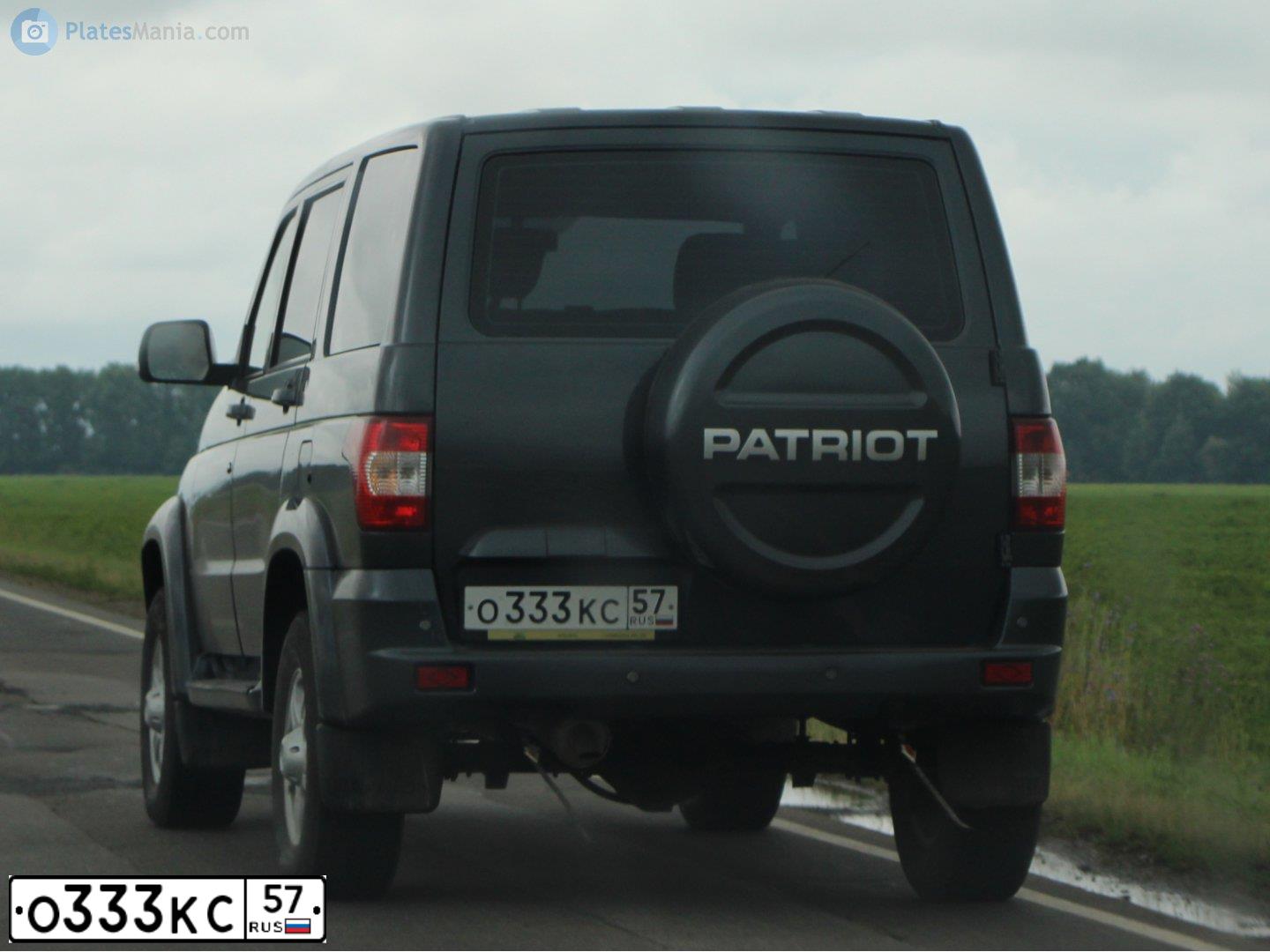 Фото автомобиля UAZ 3163 PATRIOT, 2016 — госномер О333КС57. Цвет: ТЕМНО-СЕРЫЙ МЕТАЛЛИК